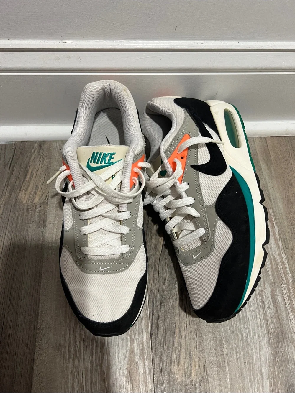 Women’s Nike Air Max Correlate Size 10